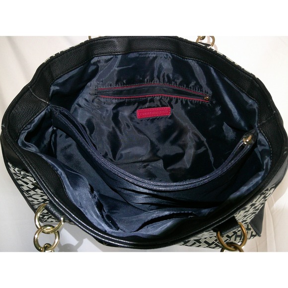 Tommy Hilfiger Tote Bag Black Signature Monogram Leather Accents Gold Chain - Picture 4 of 9